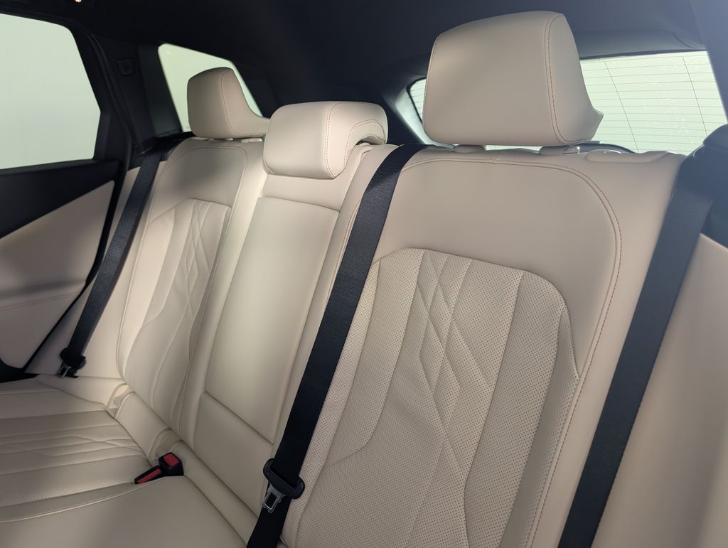 2026 BMW X3 30 xDrive Image 16 of 58