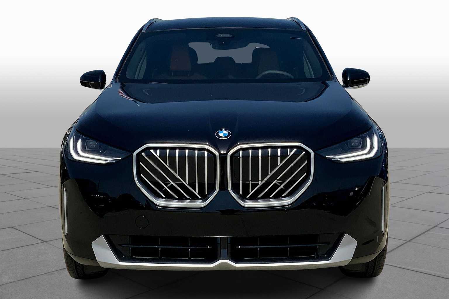 2026 BMW X3 30 xDrive Image 2 of 19