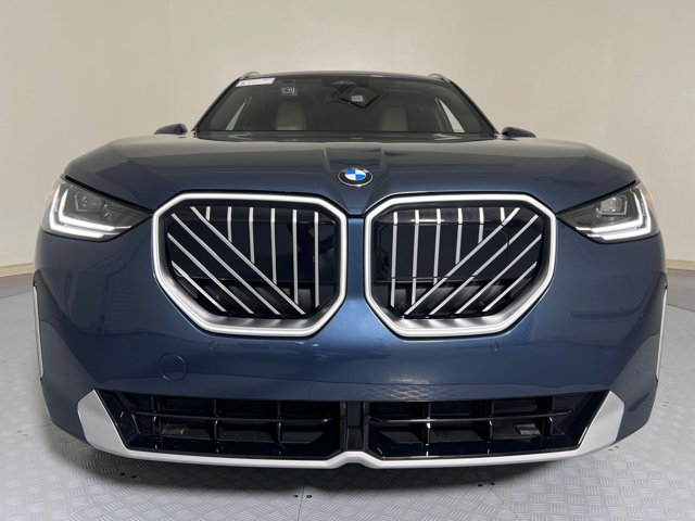 2026 BMW X3 30 xDrive Image 2 of 33