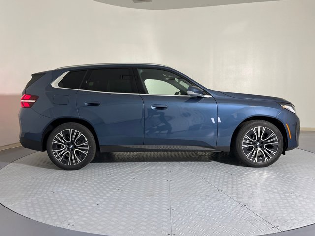 2026 BMW X3 30 xDrive Image 4 of 33