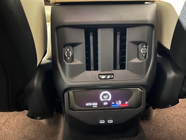 2026 BMW X3 30 xDrive Image 31 of 33