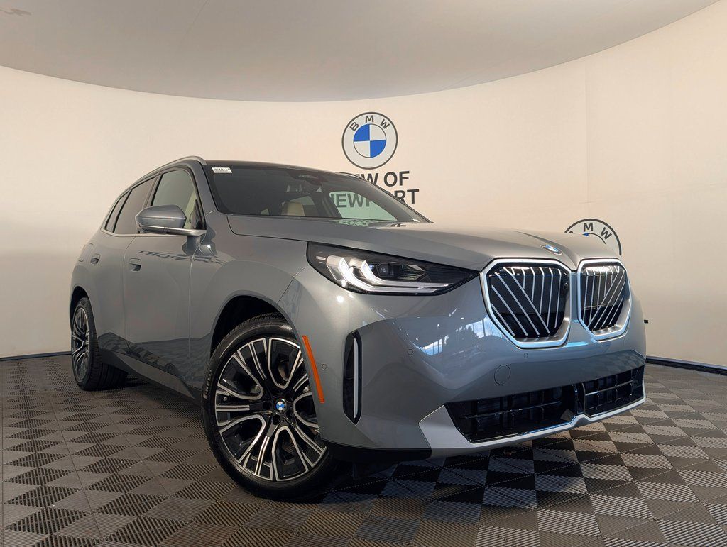 2026 BMW X3 30 xDrive Image 3 of 58