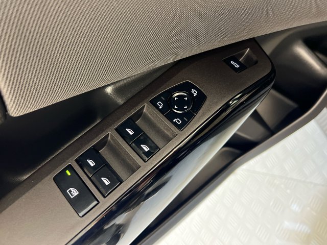 2026 BMW X3 30 xDrive Image 32 of 34