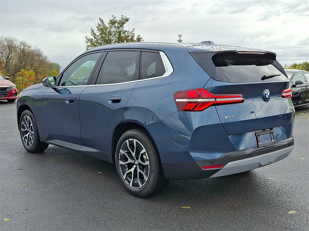 2026 BMW X3 30 xDrive Image 4 of 16