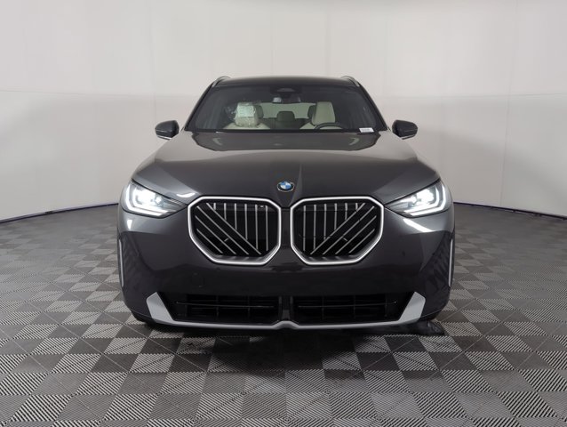 2026 BMW X3 30 xDrive Image 2 of 31