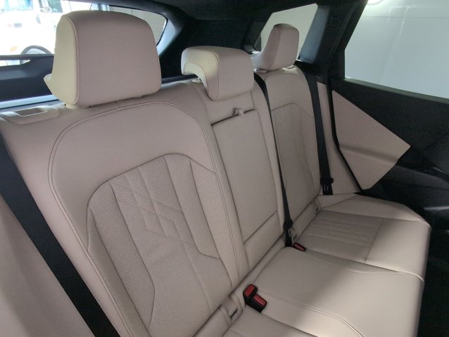 2026 BMW X3 30 xDrive Image 10 of 31