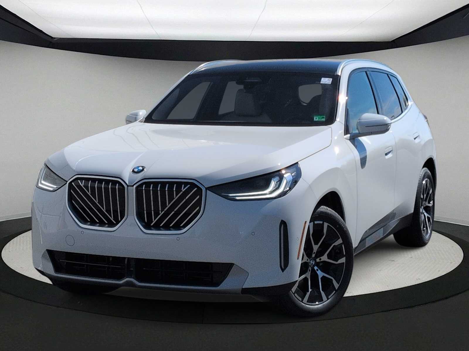 2026 BMW X3 30 xDrive Image 2 of 38