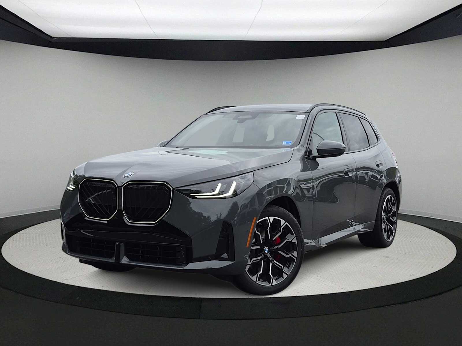 2026 BMW X3 30 xDrive Image 2 of 39