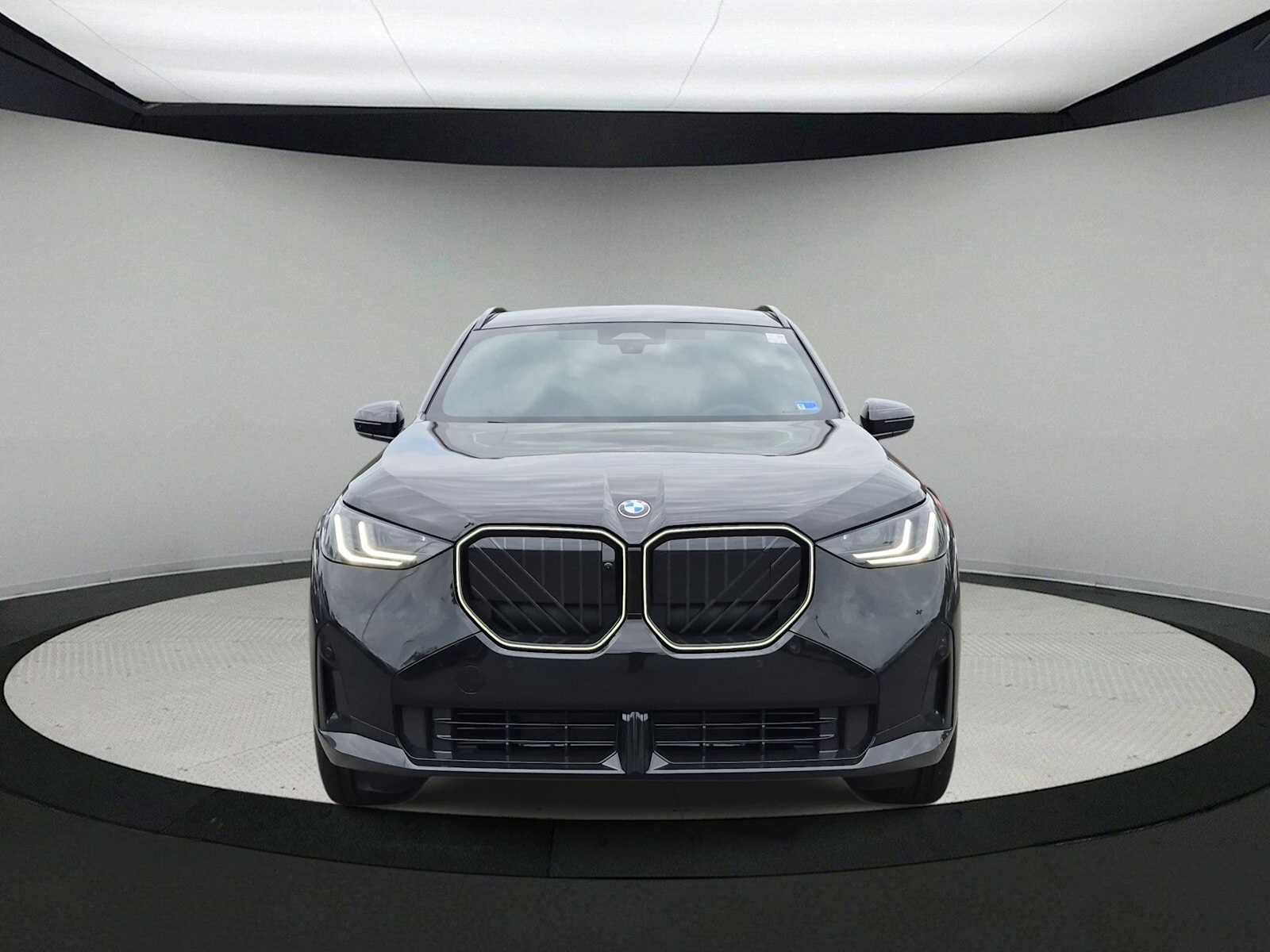 2026 BMW X3 30 xDrive Image 3 of 40