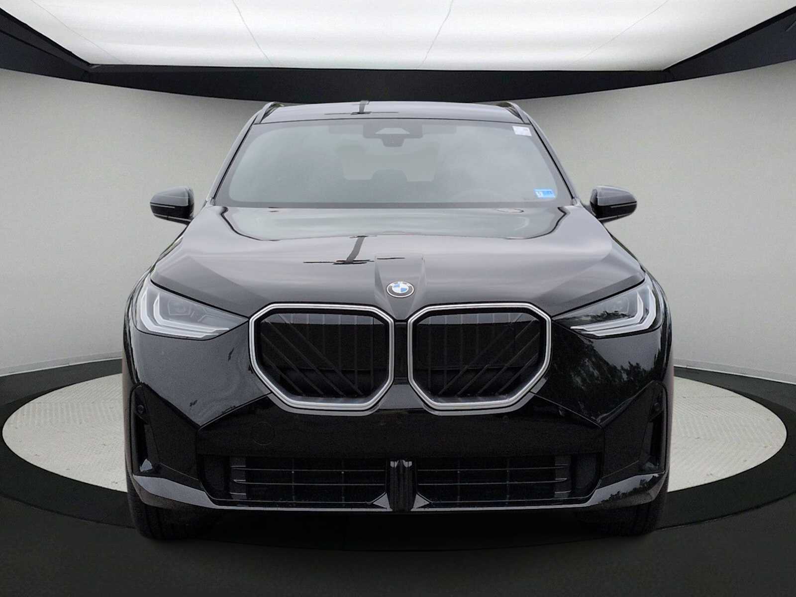 2026 BMW X3 30 xDrive Image 2 of 37
