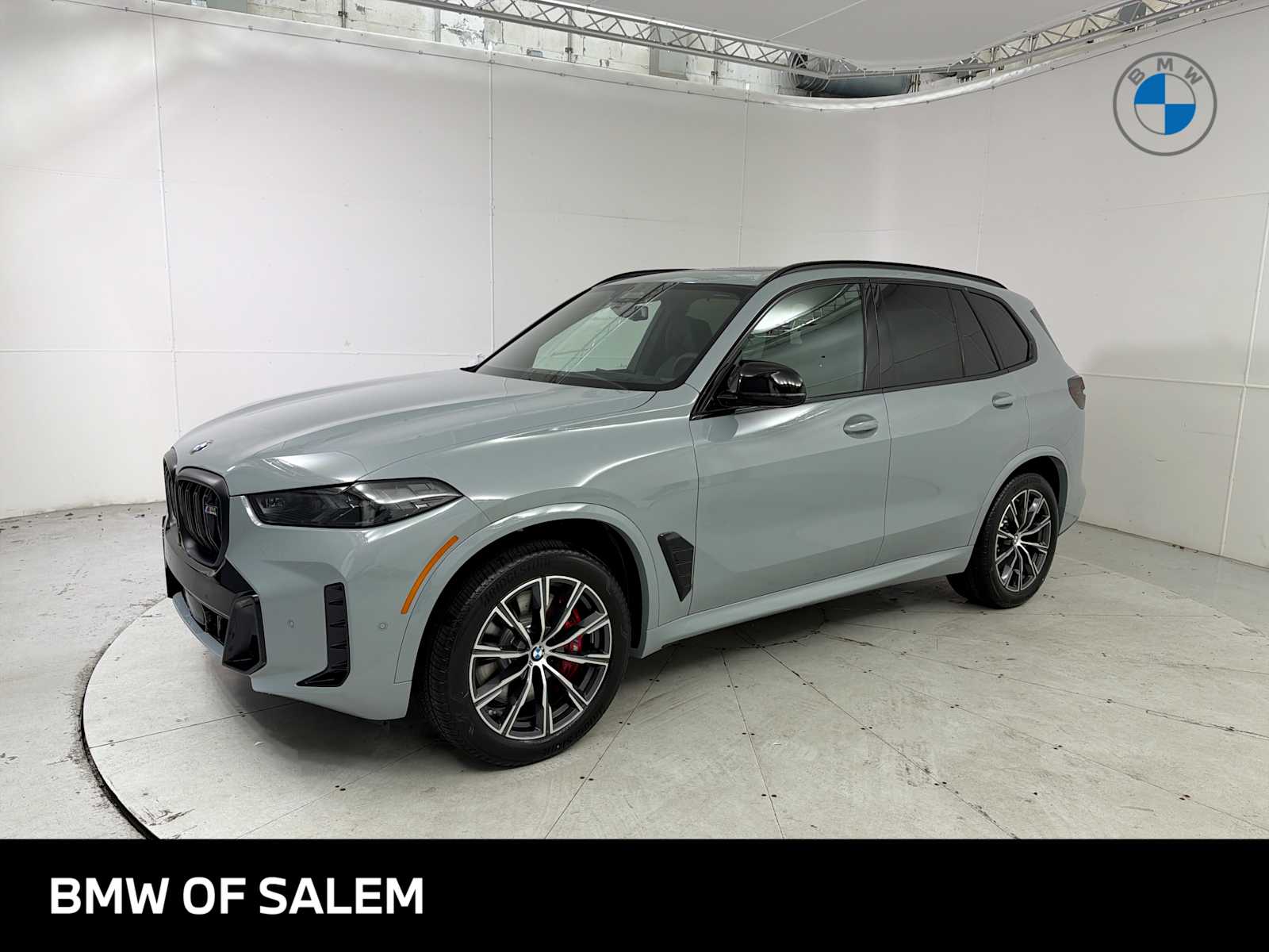 2026 BMW X5 M60i Image 1 of 26
