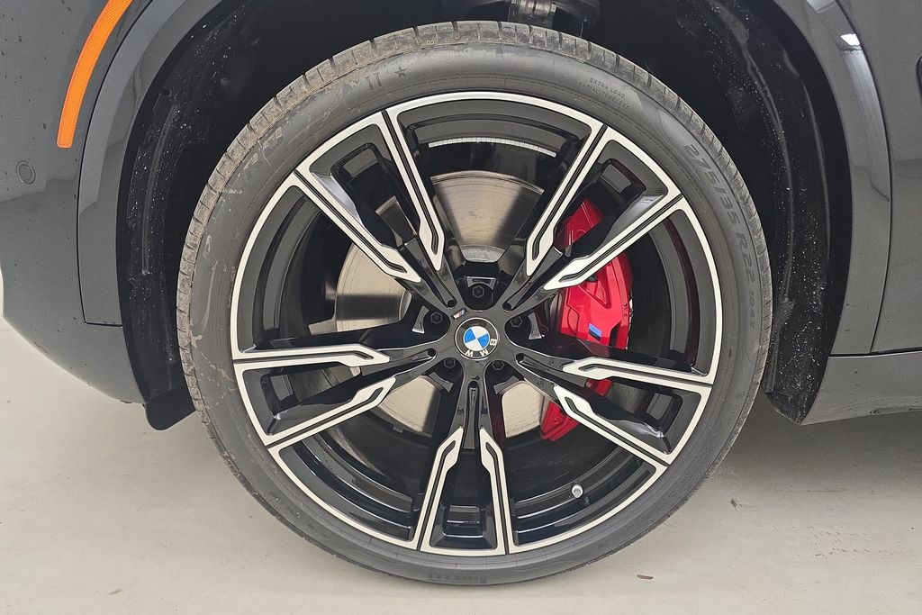 Vehicle image 11 of 32
