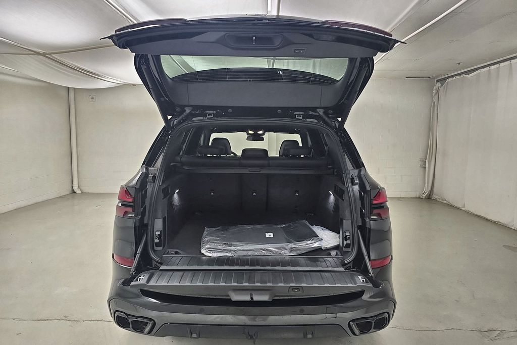 Vehicle image 13 of 32