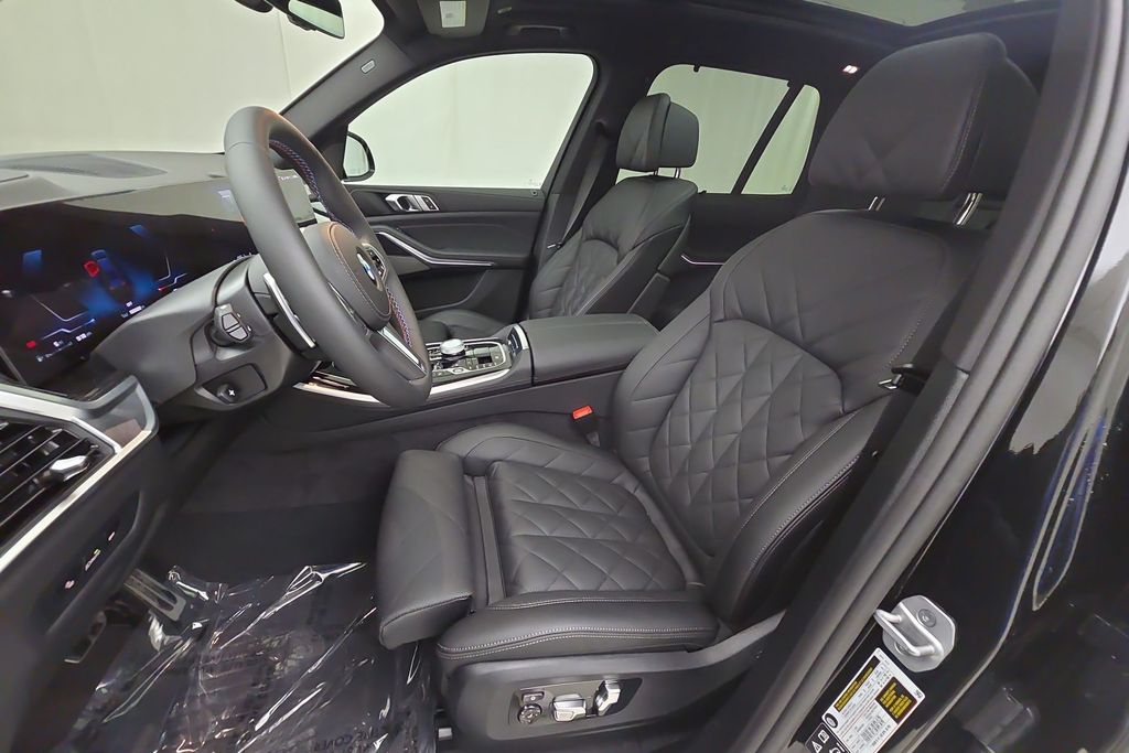 Vehicle image 15 of 32