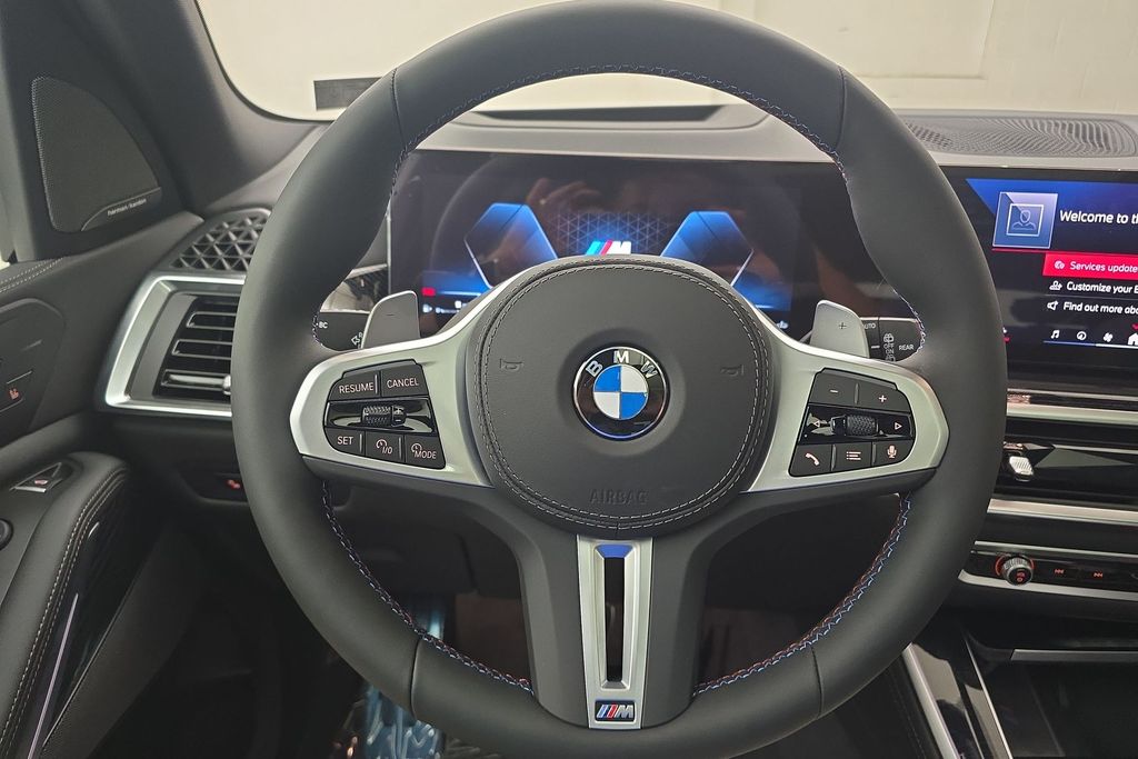 Vehicle image 18 of 32
