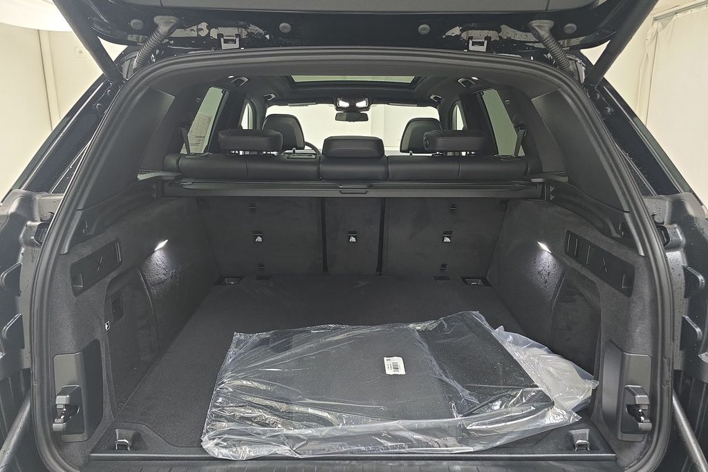 Vehicle image 12 of 32