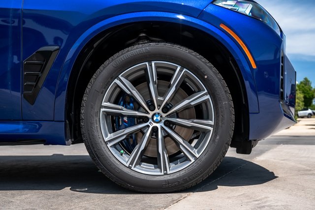 Vehicle image 10 of 37
