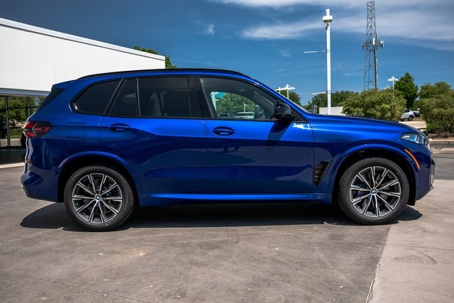 Vehicle image 4 of 37