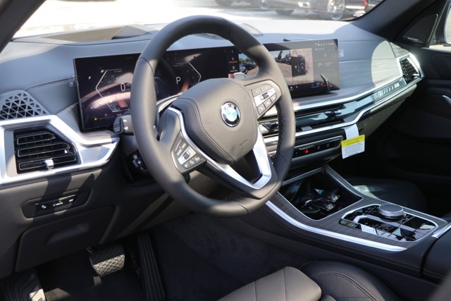 Vehicle image 13 of 38