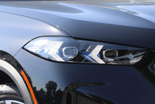 Vehicle image 9 of 38