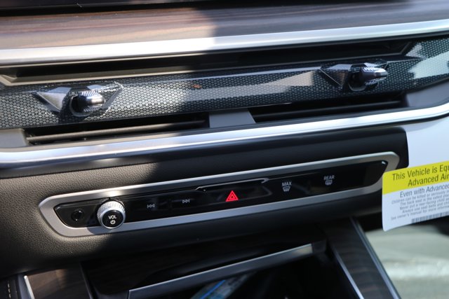 Vehicle image 22 of 38