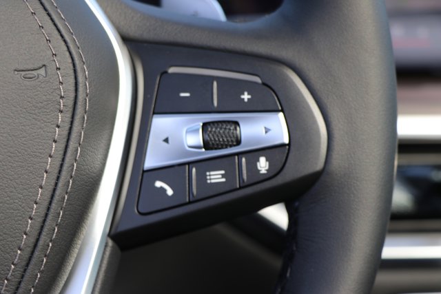 Vehicle image 18 of 38