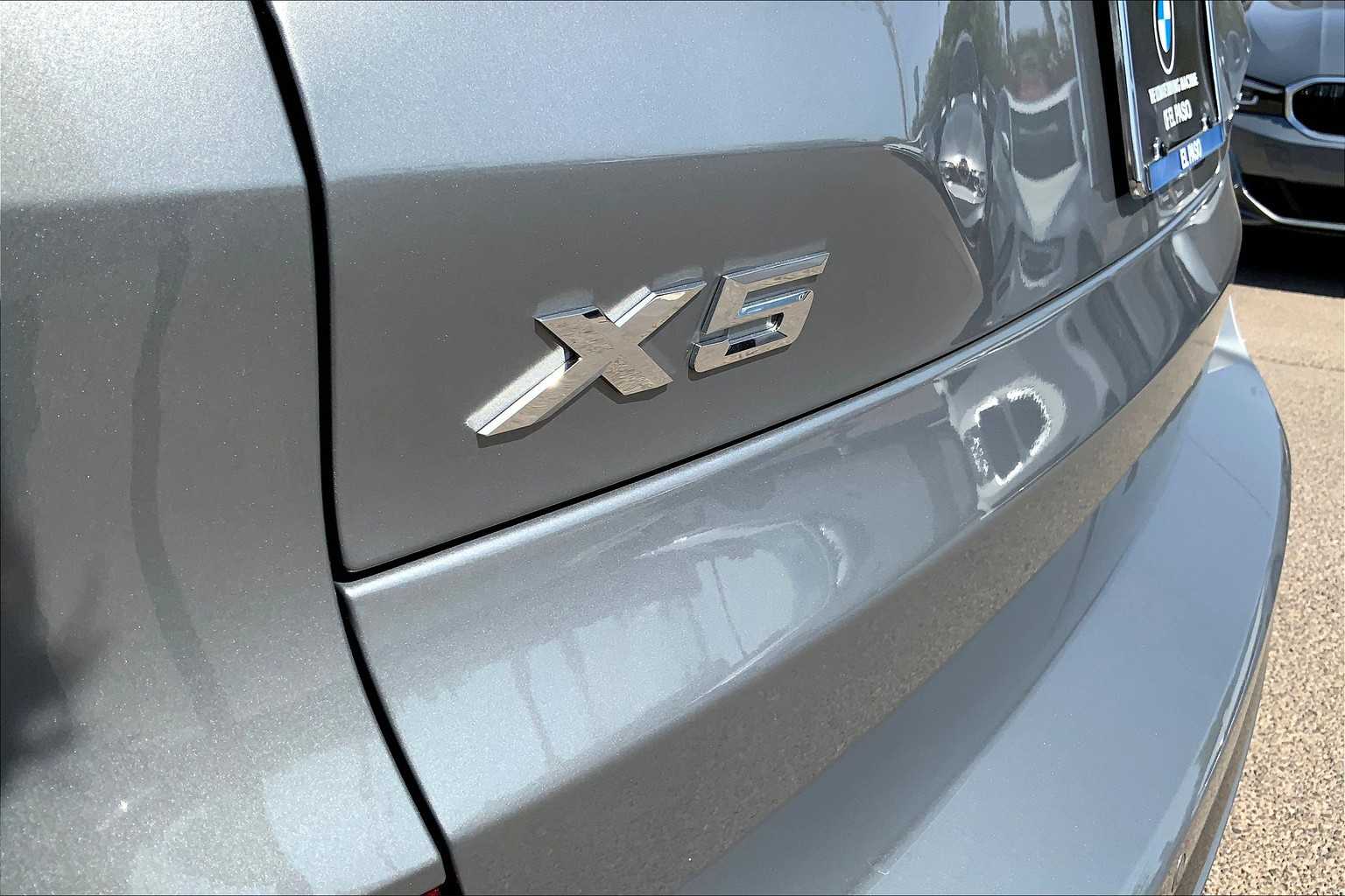 Vehicle image 15 of 20