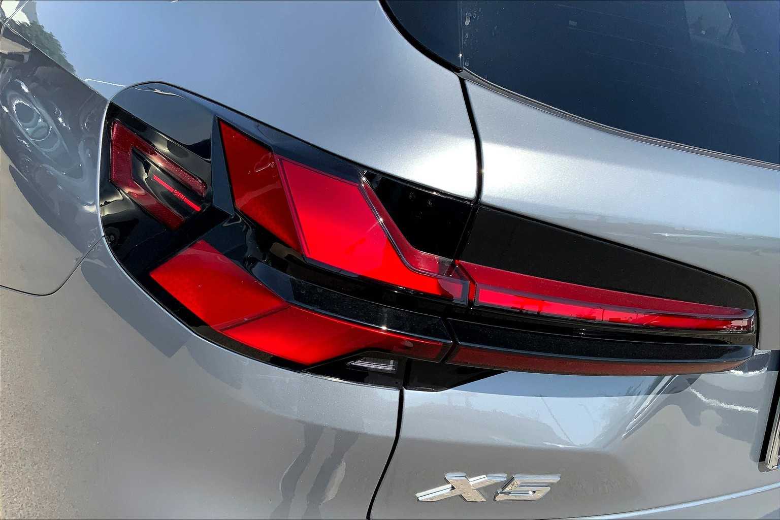 Vehicle image 14 of 20