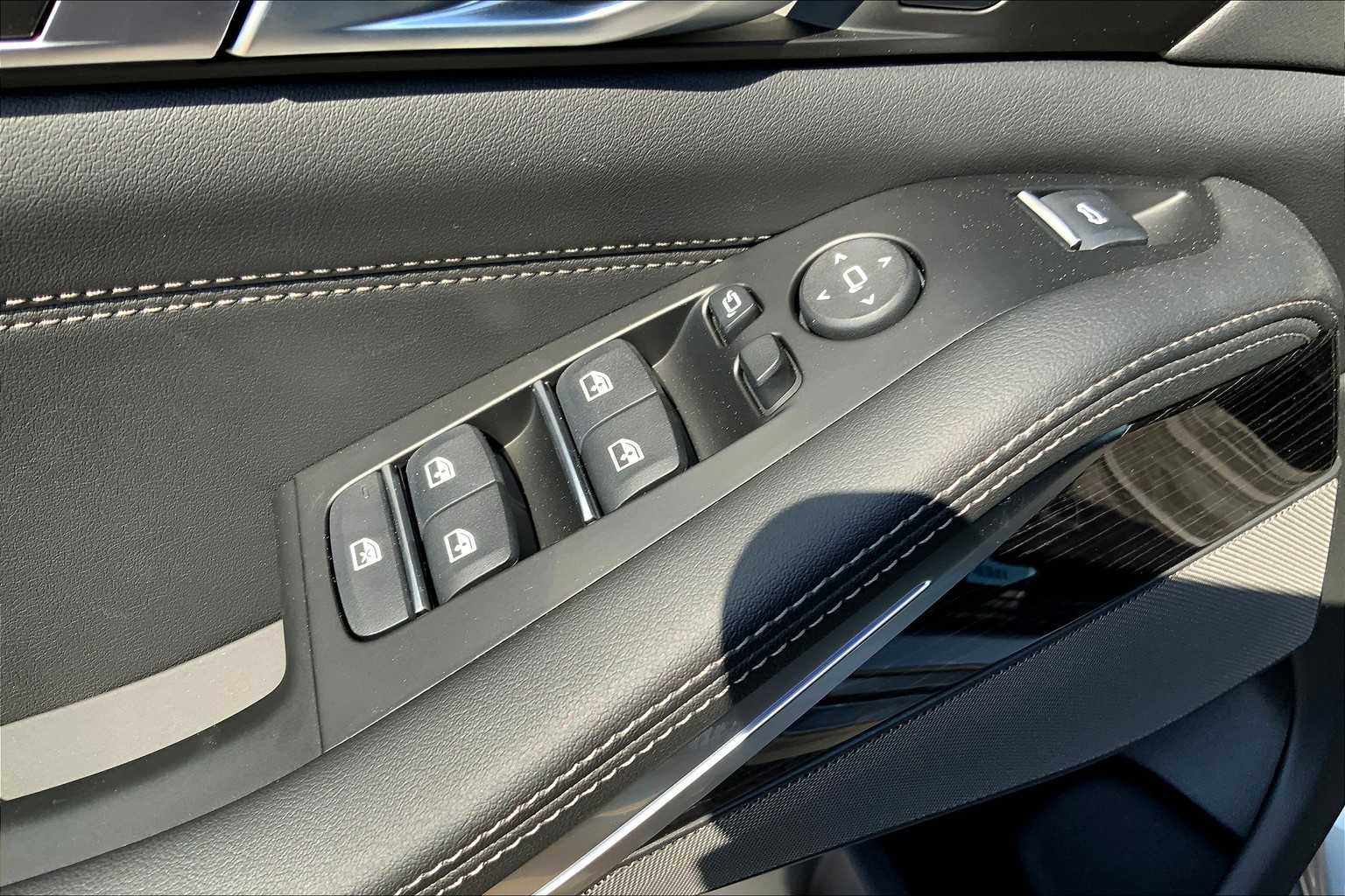 Vehicle image 16 of 20