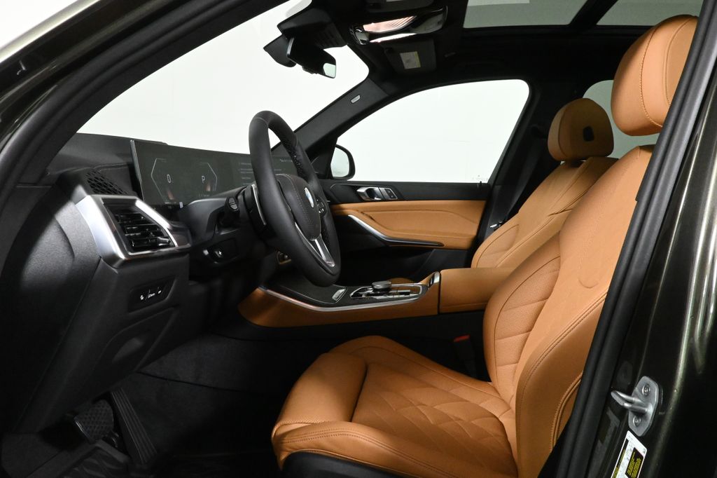 Vehicle image 22 of 44