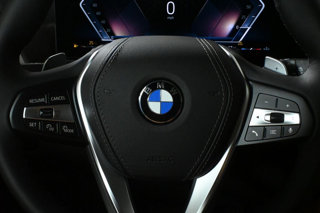 Vehicle image 41 of 44