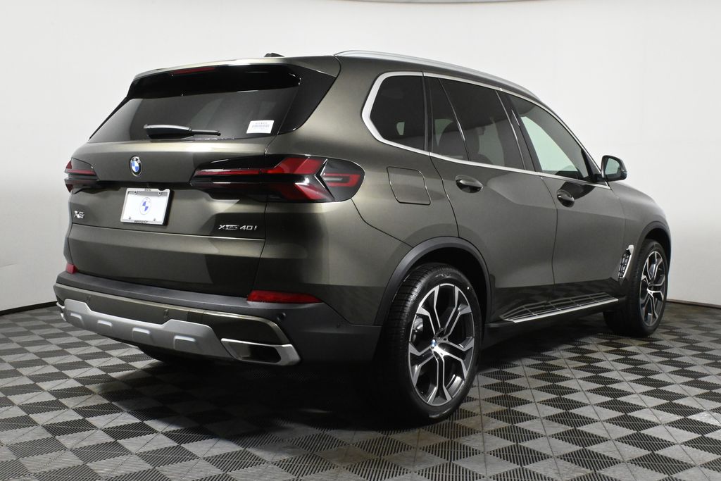 Vehicle image 5 of 44