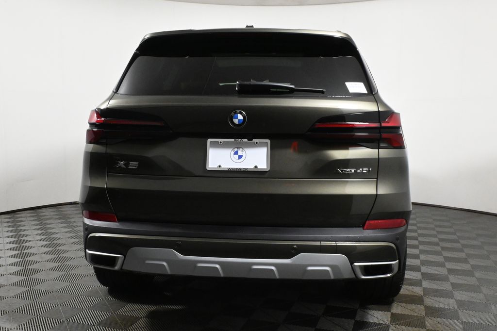 Vehicle image 7 of 44