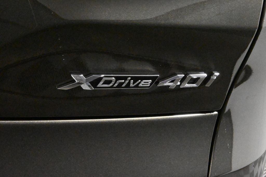 Vehicle image 35 of 44