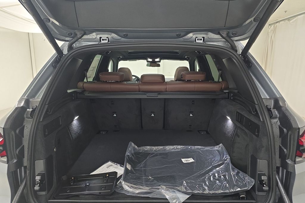 Vehicle image 12 of 31