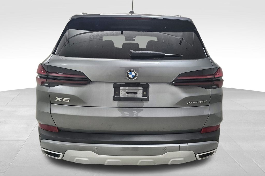 Vehicle image 7 of 31