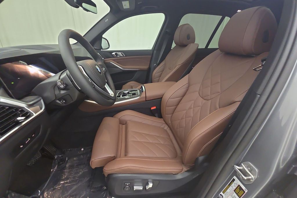 Vehicle image 15 of 31