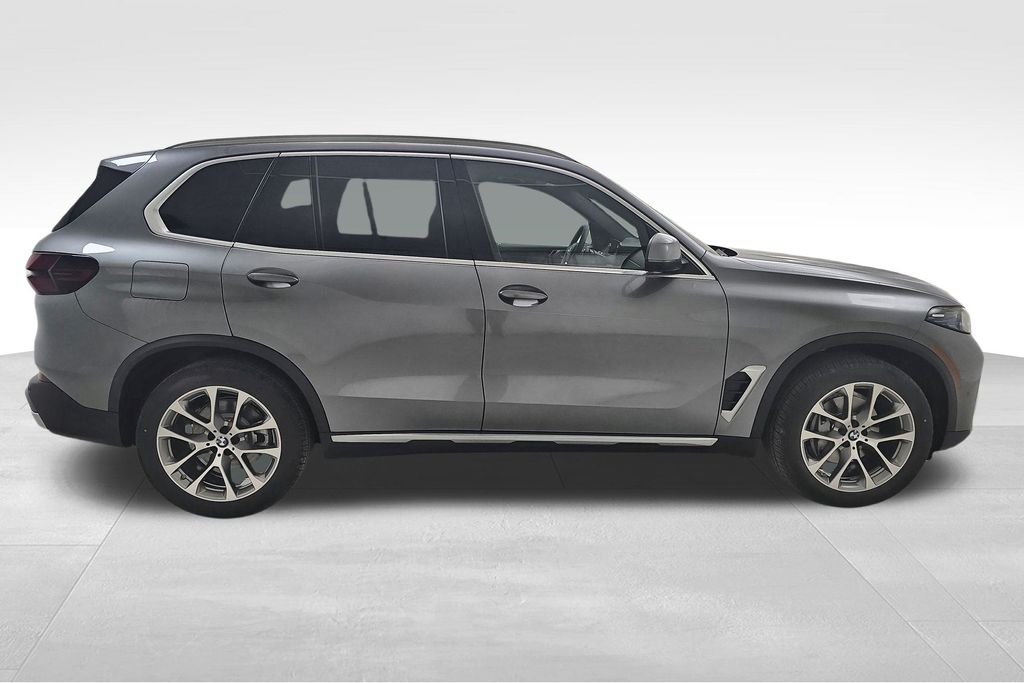 Vehicle image 5 of 31