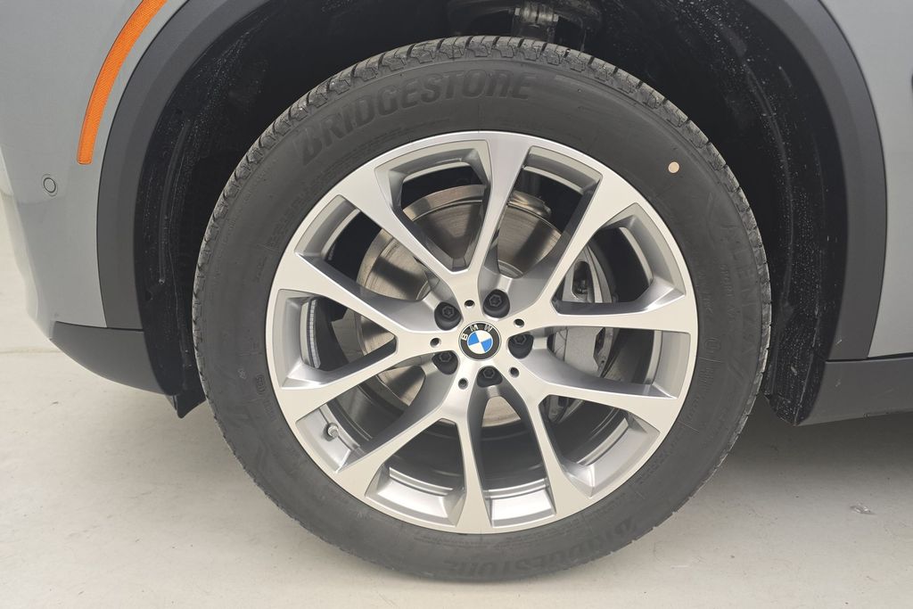 Vehicle image 11 of 31