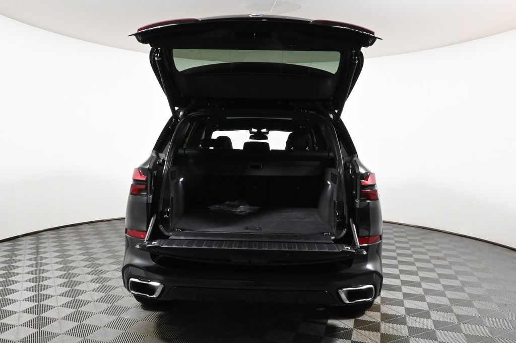 Vehicle image 10 of 41