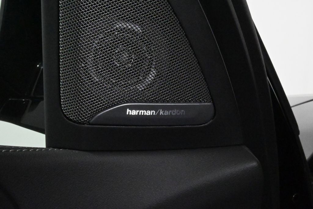 Vehicle image 31 of 41