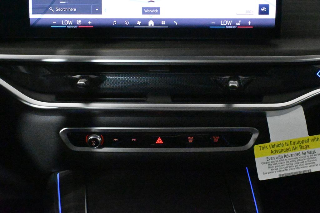 Vehicle image 32 of 41