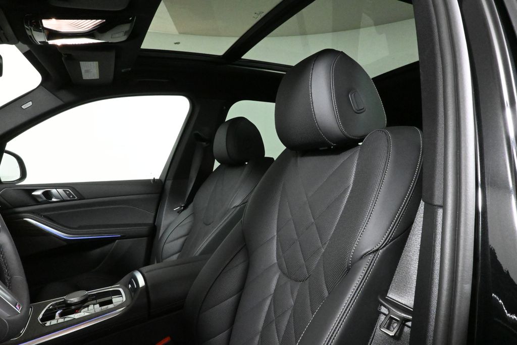 Vehicle image 13 of 41