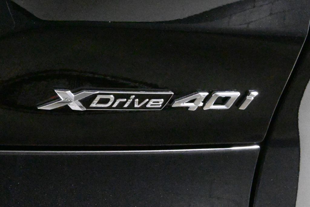 Vehicle image 36 of 41