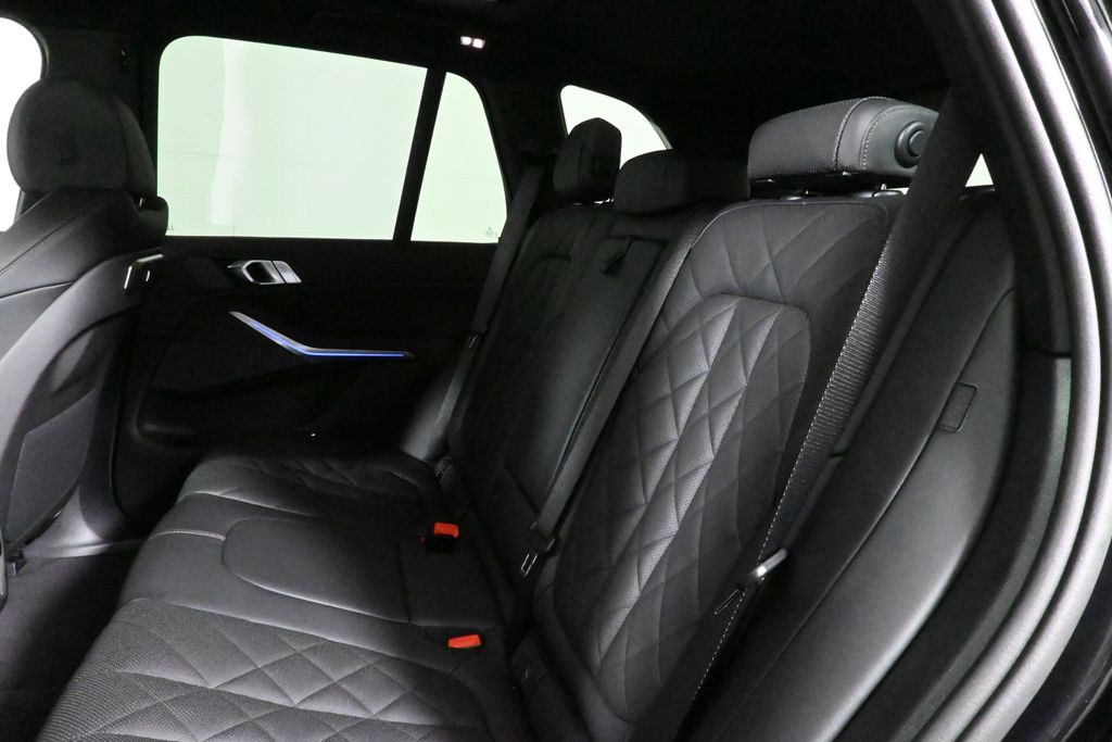 Vehicle image 14 of 41