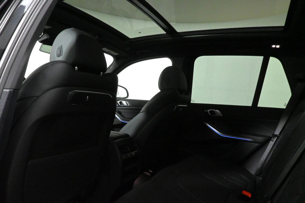 Vehicle image 17 of 41