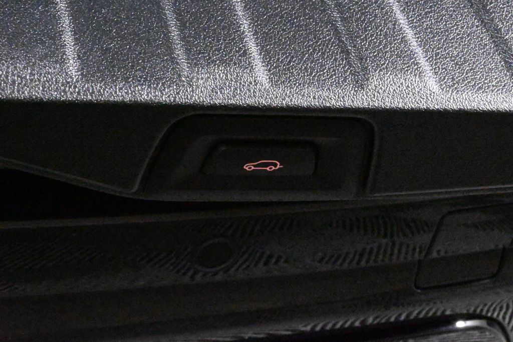 Vehicle image 39 of 41