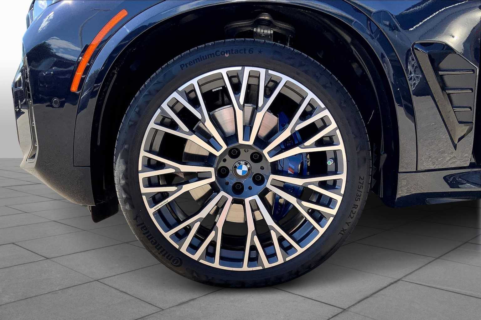 Vehicle image 11 of 19