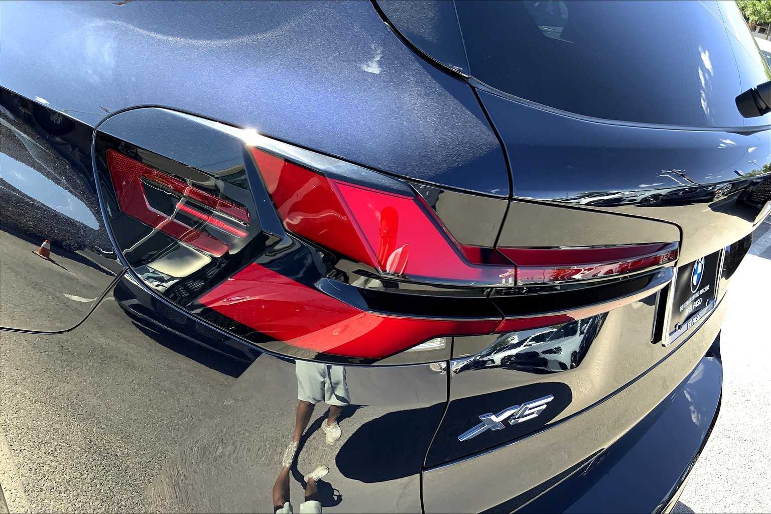 Vehicle image 13 of 19