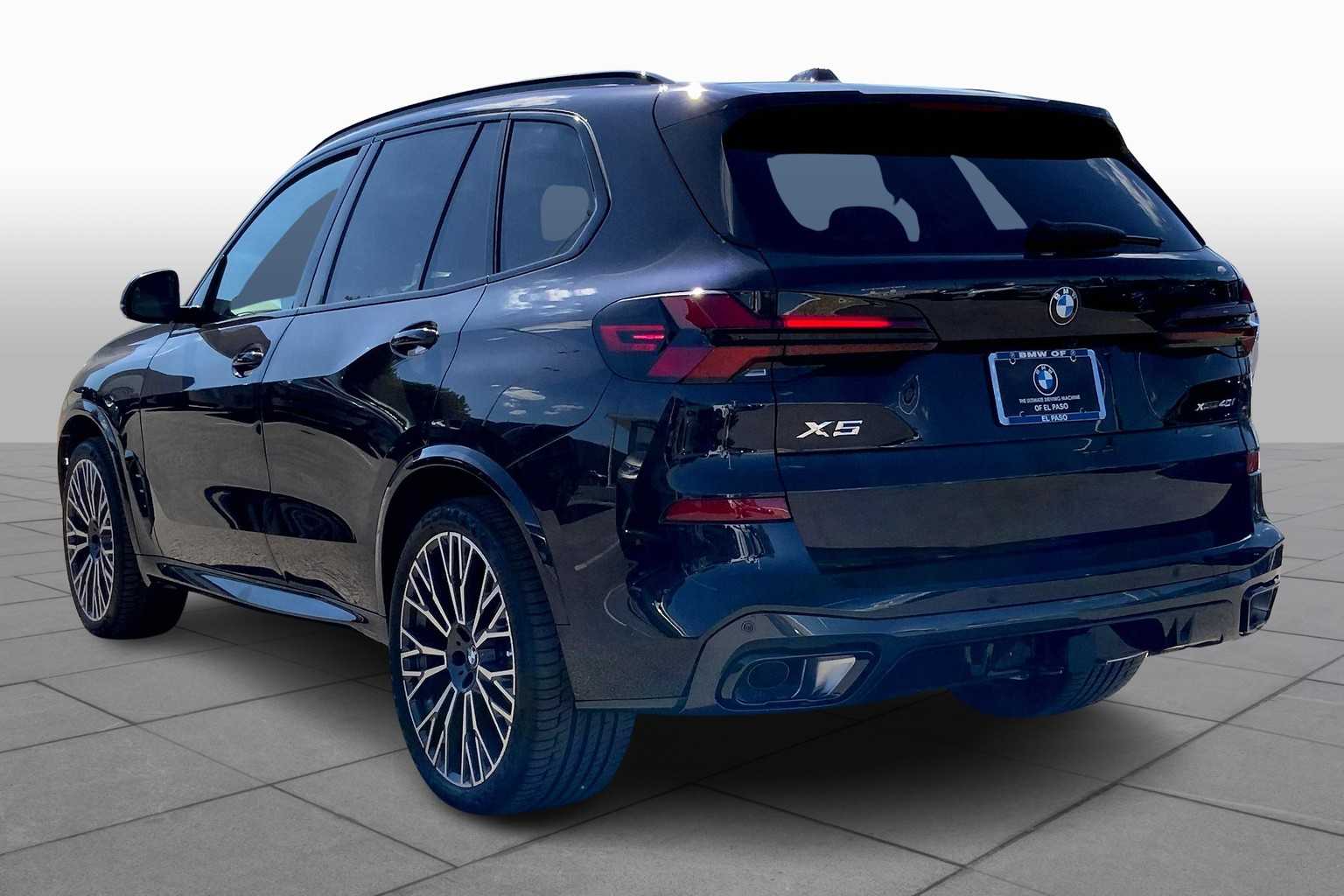 Vehicle image 4 of 19